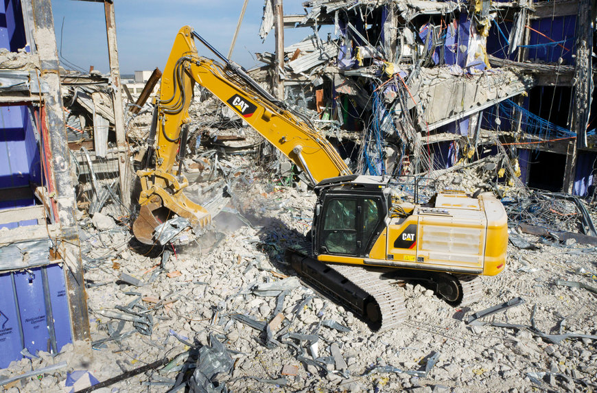 Cat® Command remote control operation expands to Cat 349, 352, 374 and 395 large excavators